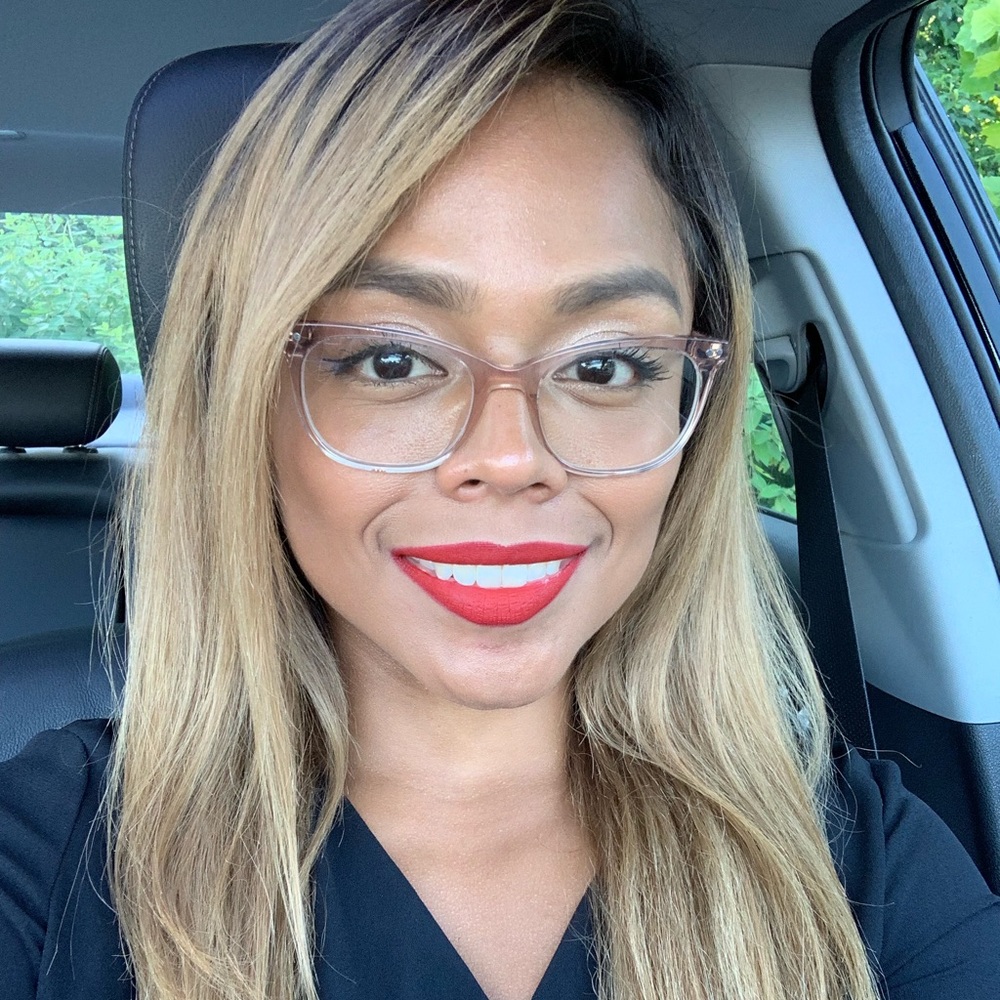 Meet your Posher, Estefany